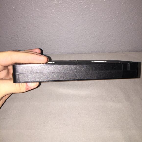 Vhs Used How To Marry A Millionaire 1992 Marilyn Monroe Tape Marilyn Collection - Picture 10 of 12